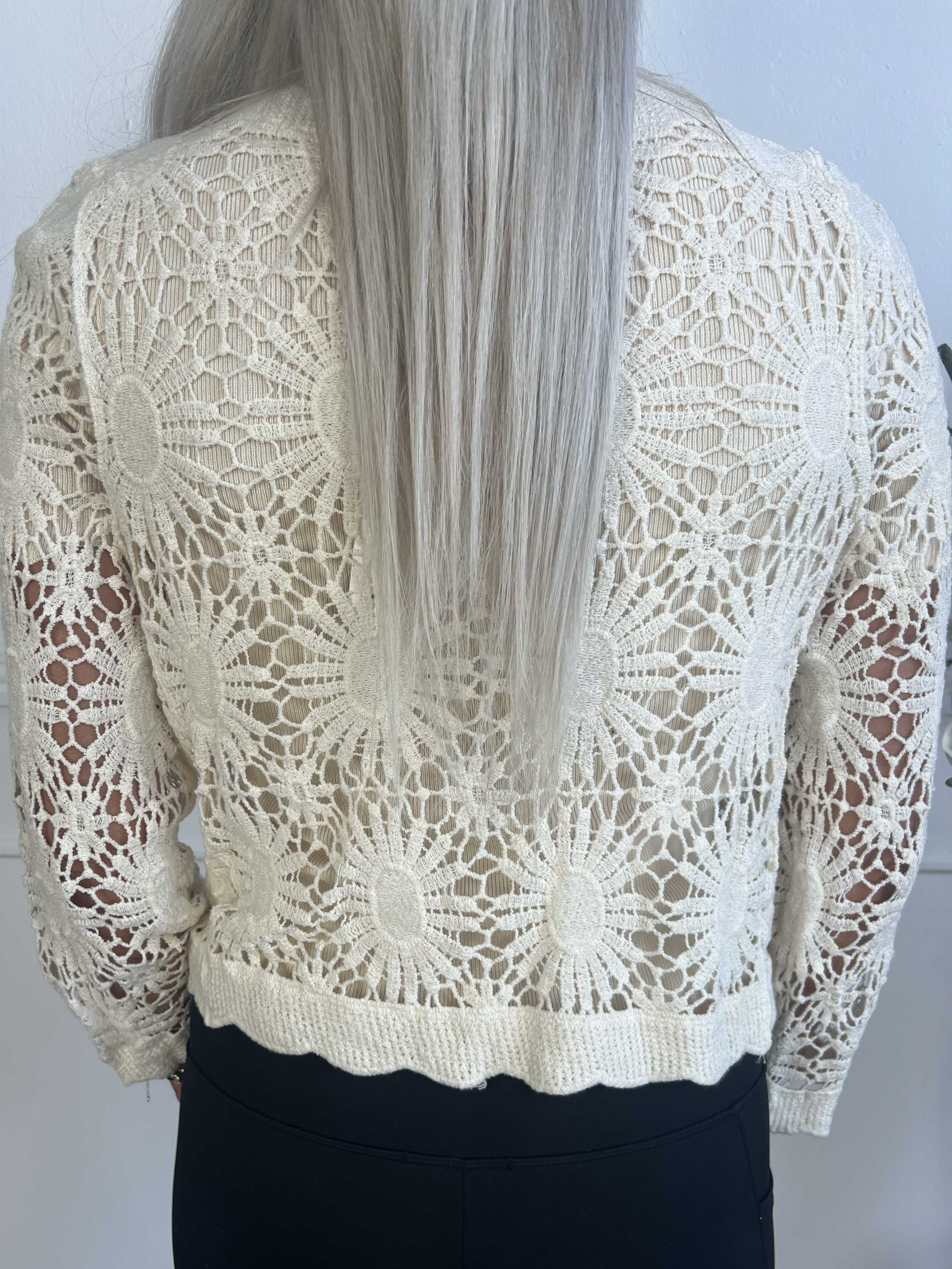 Helina - Kort virkad bomullsväst med knappar